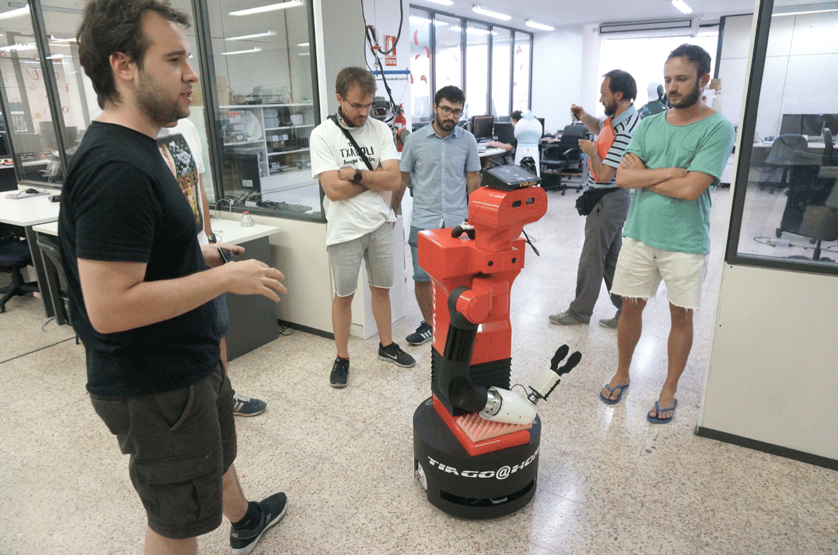 Speeding Up ROS Training For New Lab’s Members